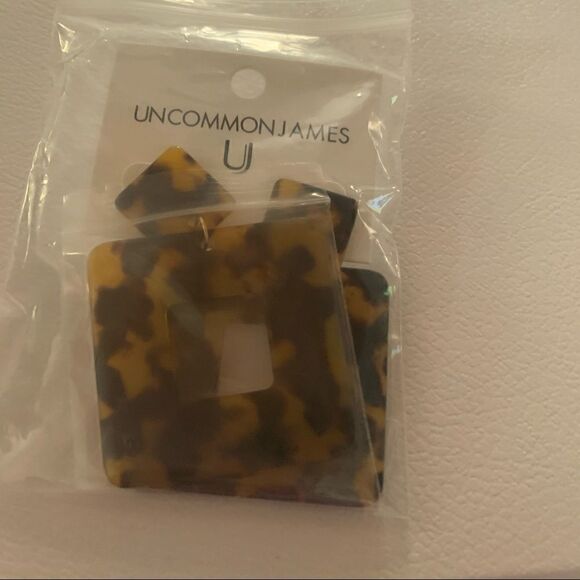 Uncommon James Powerhouse Tortoise Earrings - Picture 4 of 4